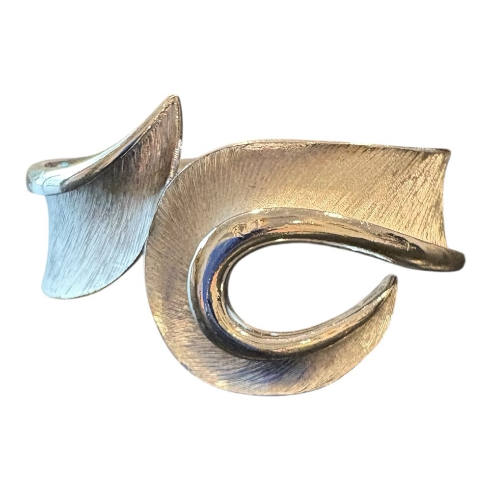Trifari Silver-Tone Swirl Hinged Clamper Bracelet Mid-Century Modern Design J12